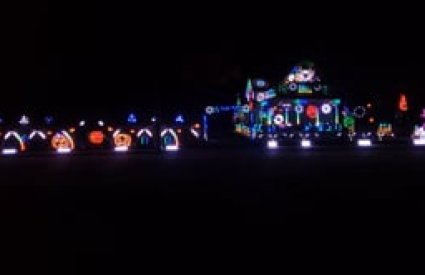 merryoncherry - It's Halloween-lo-ween / Halloween Horror Lights 2022 by Disney Parks